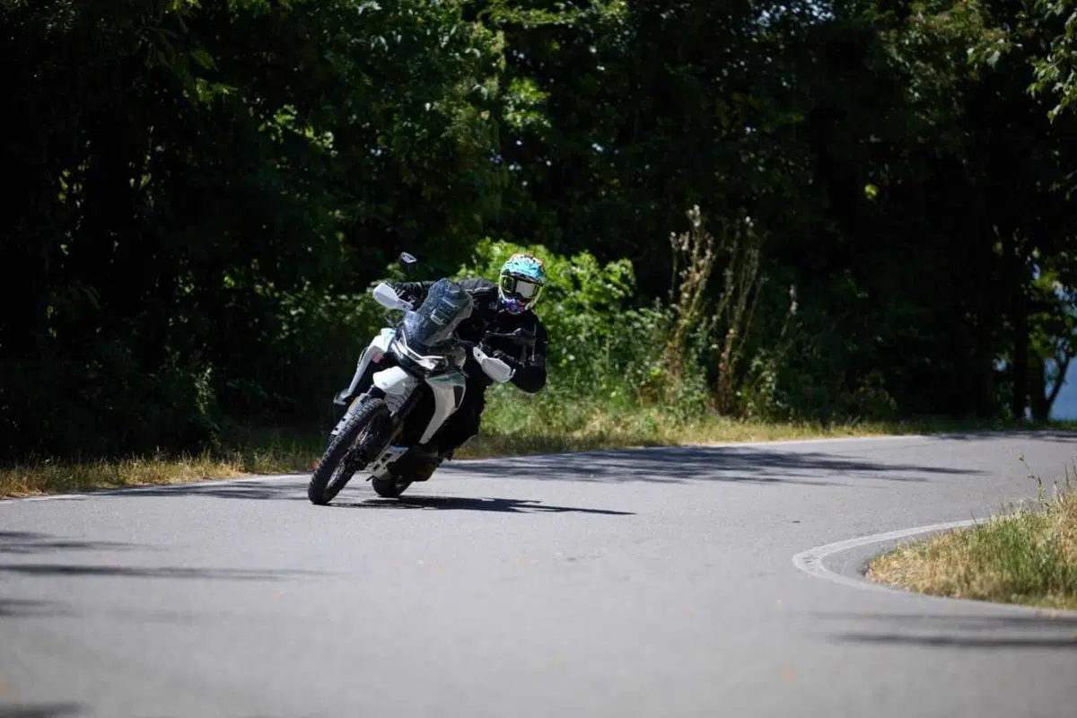 CF MOTO 1000 MT-X: a muso duro contro le MAXI a soli 9.990€ - il TEST di Moto.it [VIDEO] (8)