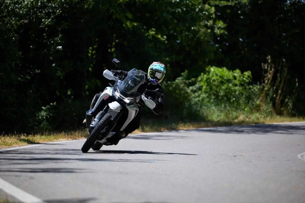 CF MOTO 1000 MT-X: a muso duro contro le MAXI a soli 9.990€ - il TEST di Moto.it [VIDEO] (9)