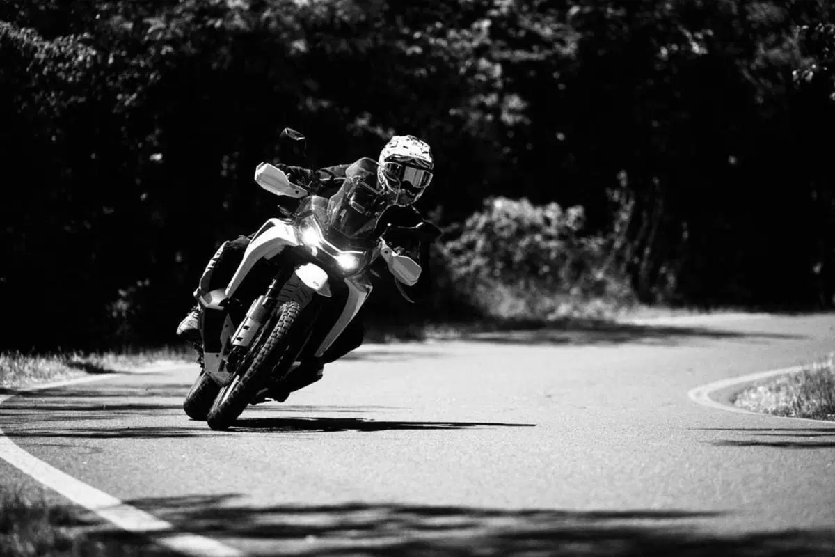 CF MOTO 1000 MT-X: a muso duro contro le MAXI a soli 9.990€ - il TEST di Moto.it [VIDEO] (10)