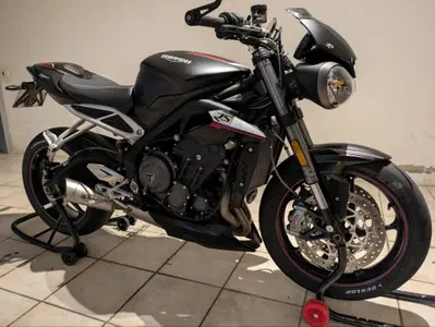 Triumph Street Triple RS (2017 - 19) usata