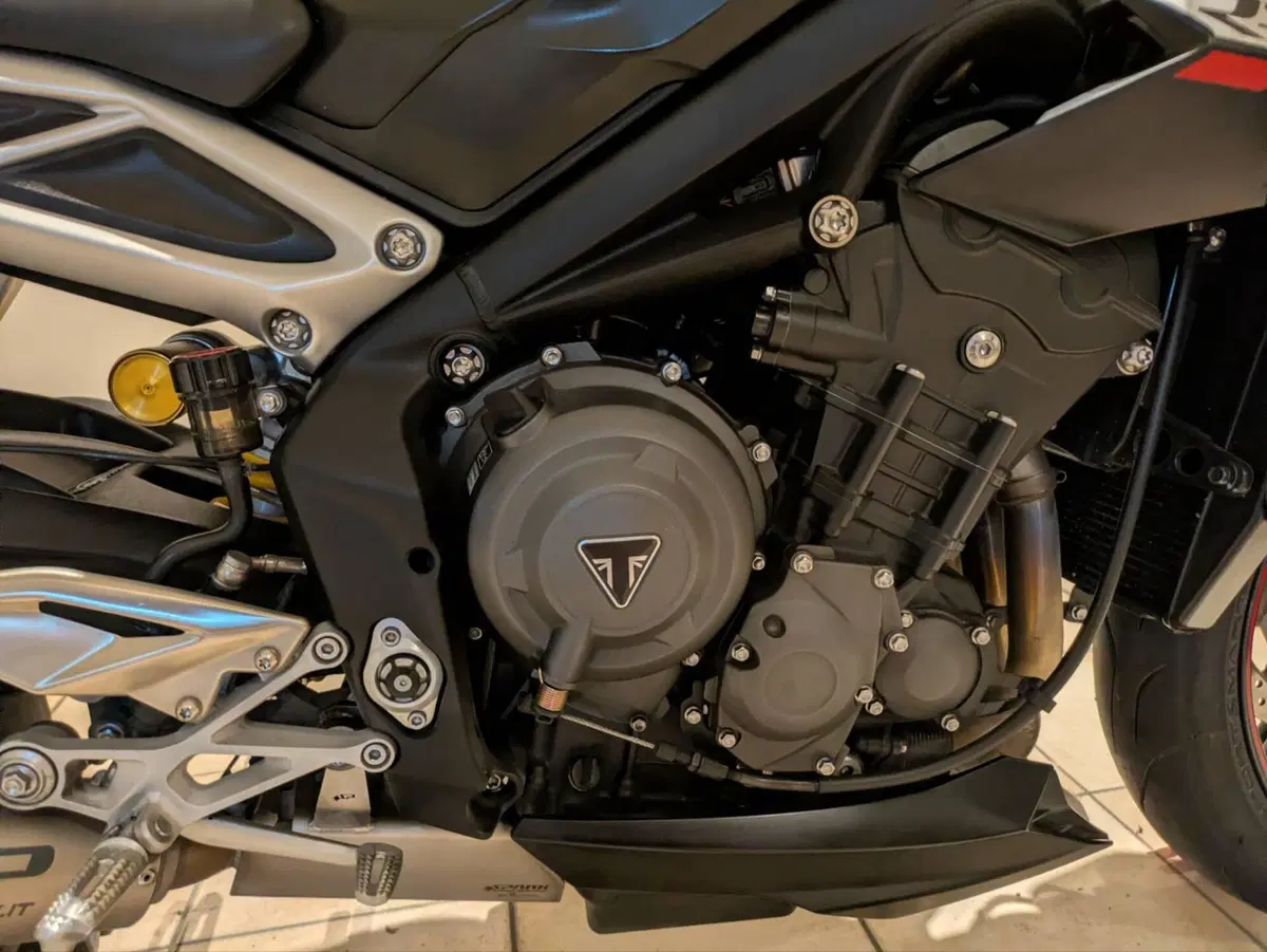 Triumph Street Triple RS (2017 - 19) (5)