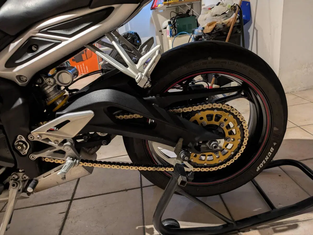 Triumph Street Triple RS (2017 - 19) (6)