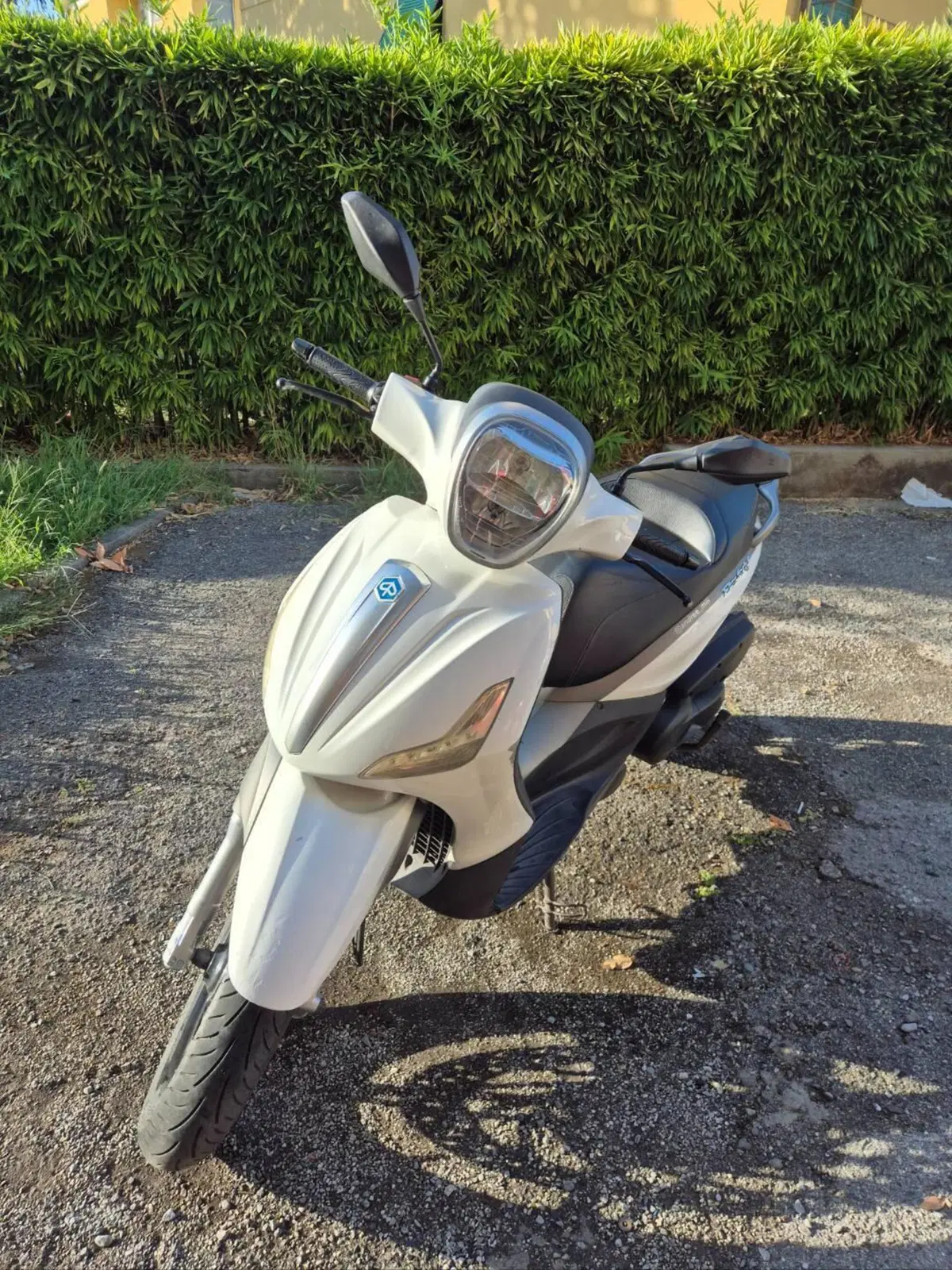 Piaggio Beverly 350 SportTouring ie (2011 - 15)