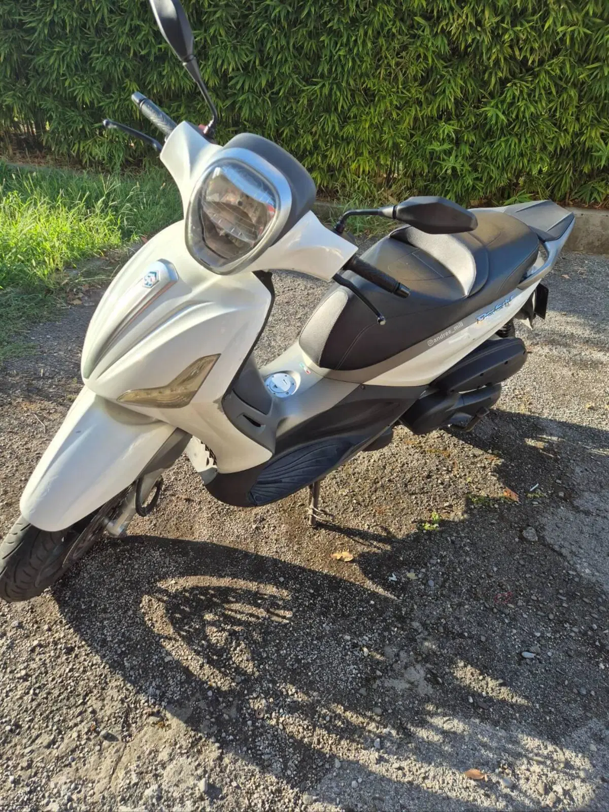 Piaggio Beverly 350 SportTouring ie (2011 - 15) (2)