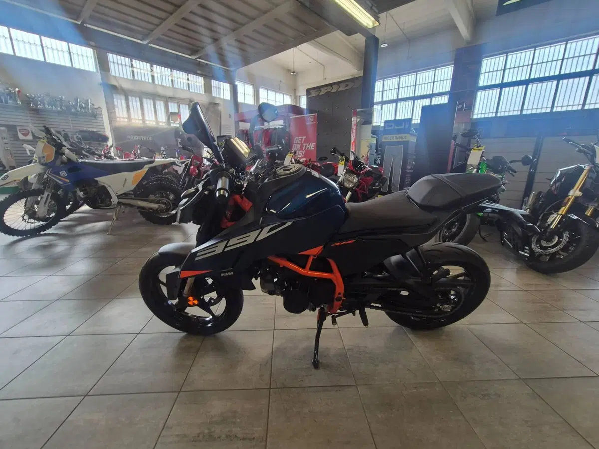 KTM 390 Duke (2026) (4)
