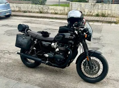 Triumph Bonneville T120 Black (2021 - 25) usata