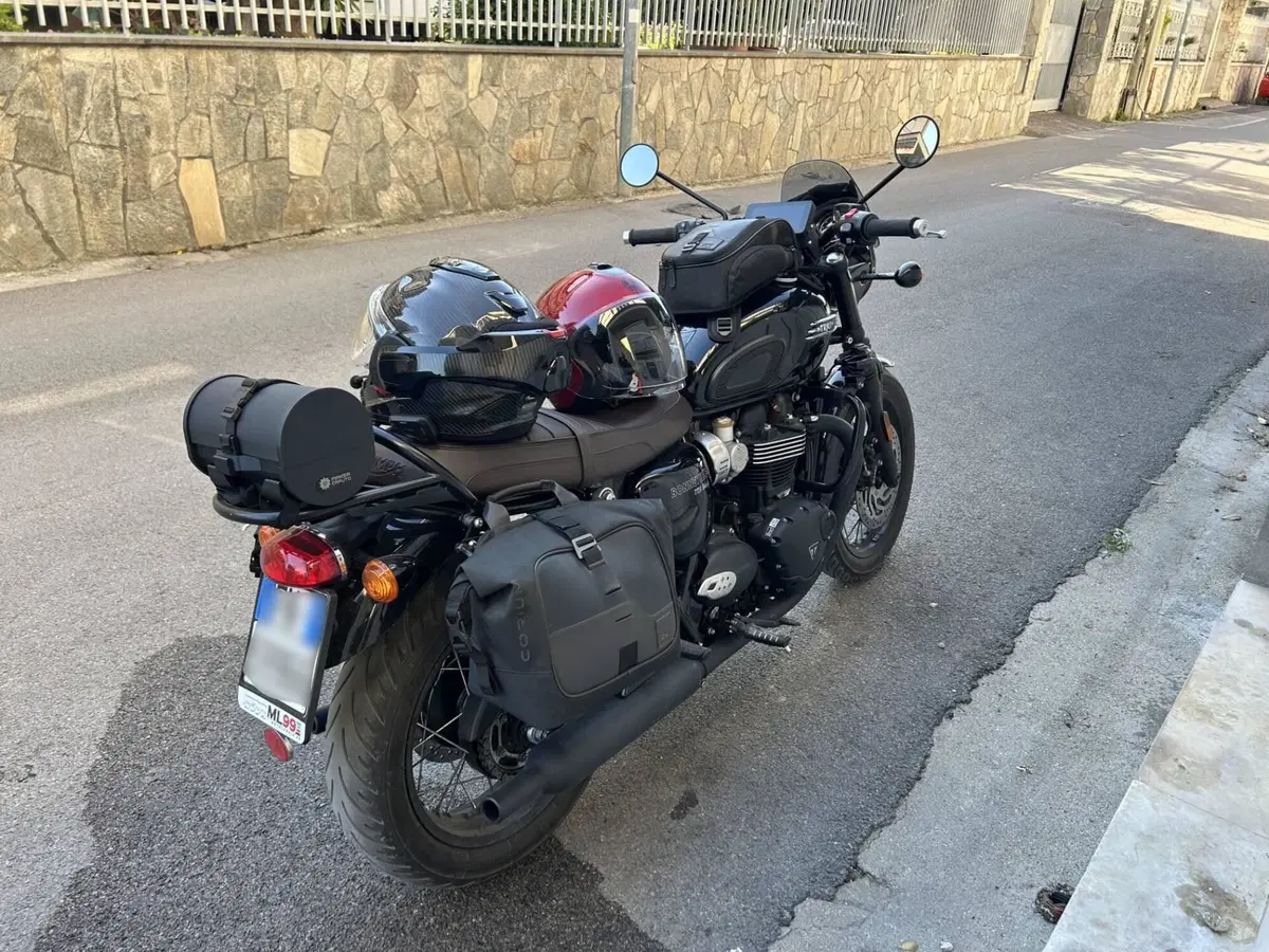 Triumph Bonneville T120 Black (2021 - 25) (3)