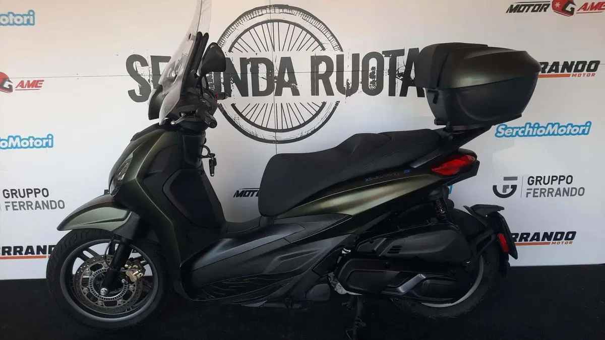 Piaggio Beverly 400 (2025 - 26) (4)