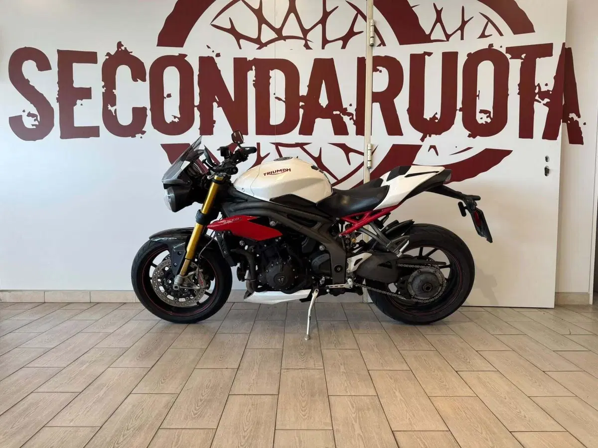 Triumph Speed Triple 1050 R ABS (2016 - 17) (4)