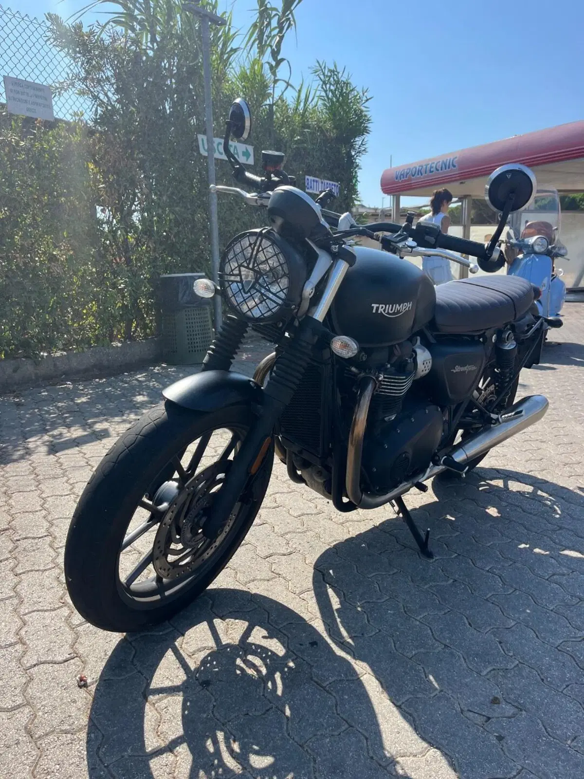 Triumph Street Twin 900 (2017 - 18) (2)