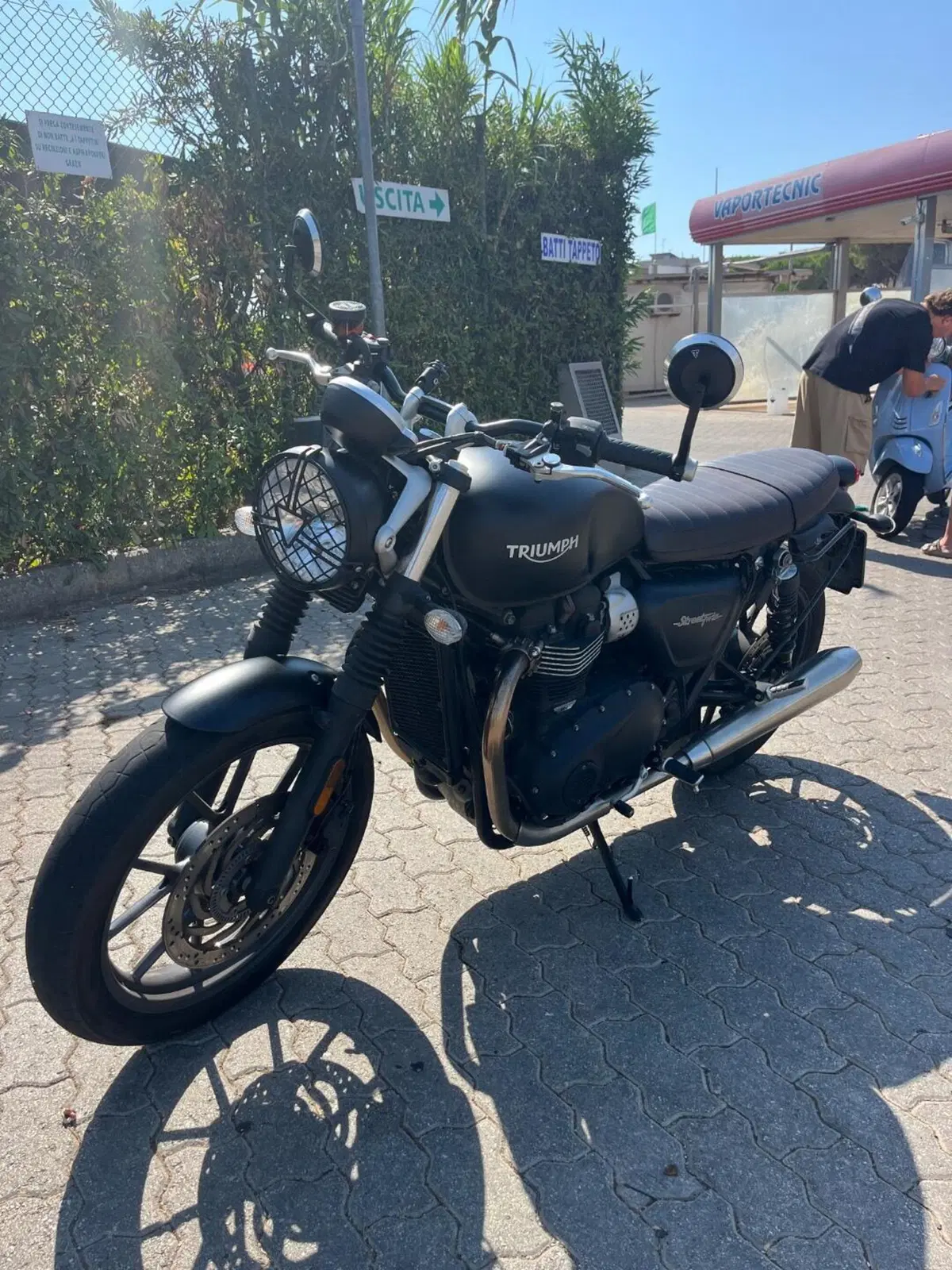 Triumph Street Twin 900 (2017 - 18) (7)