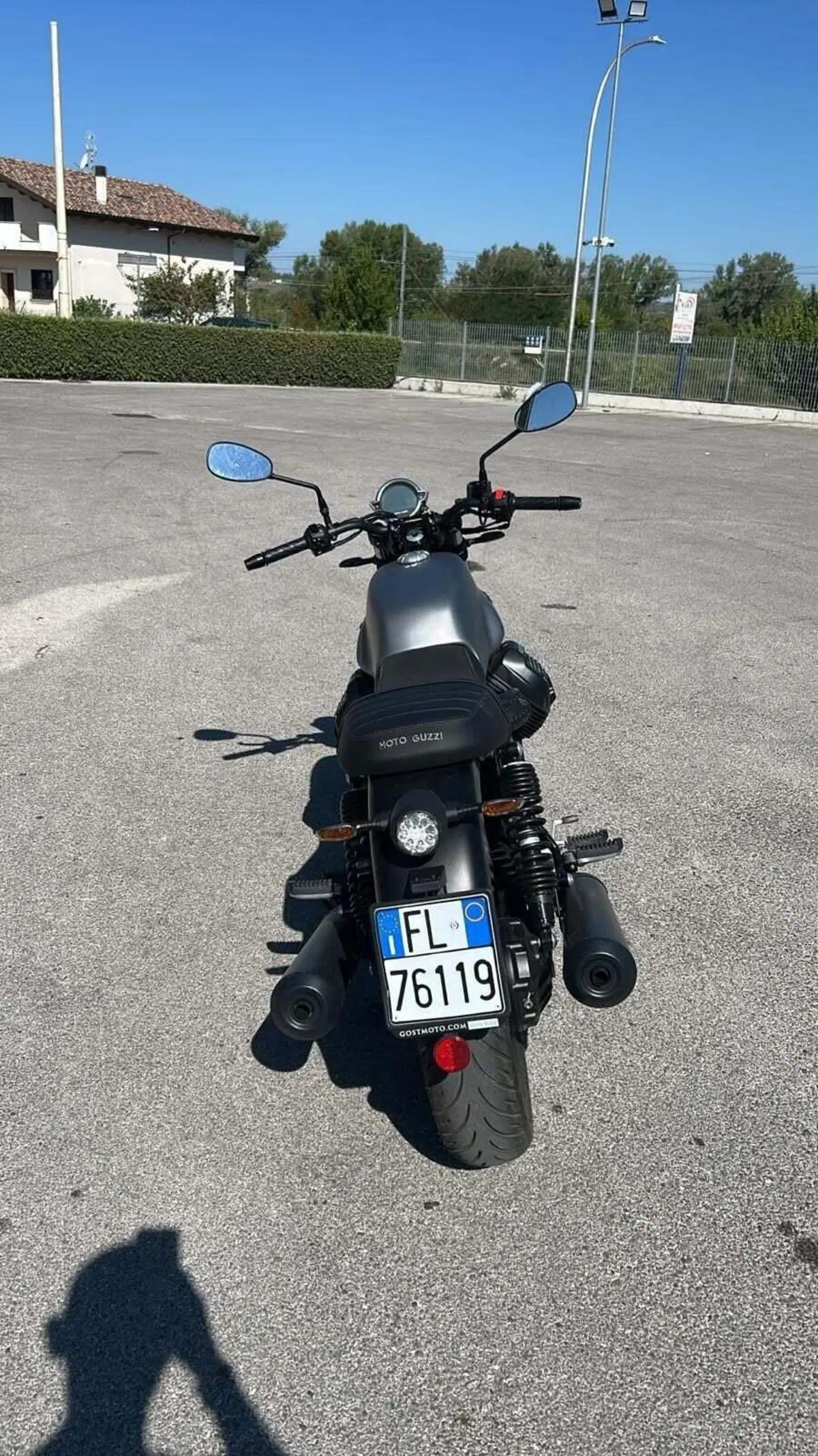 Moto Guzzi V7 Stone (2021 - 24) (3)