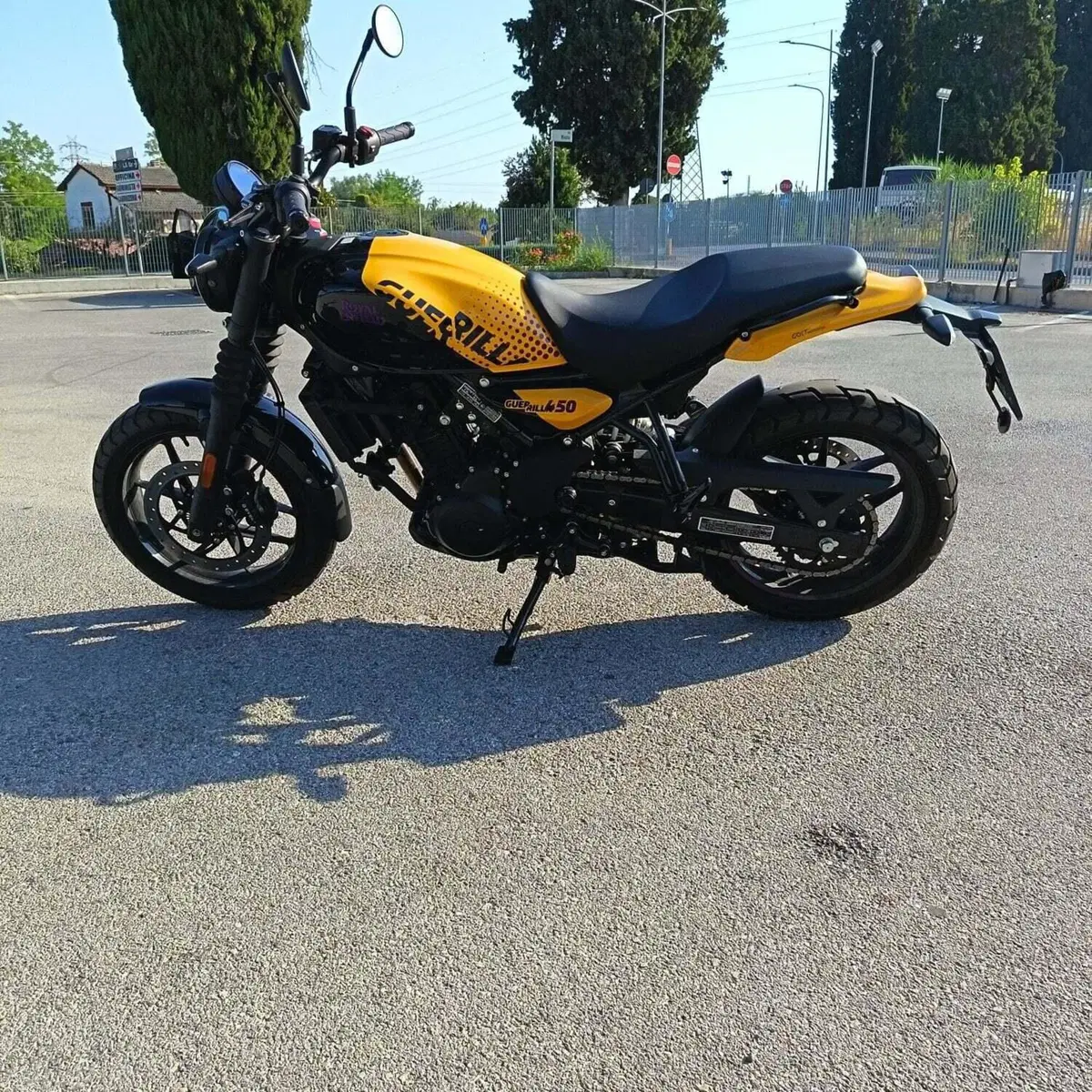 Royal Enfield Guerrilla 450 (2024 - 26) (4)