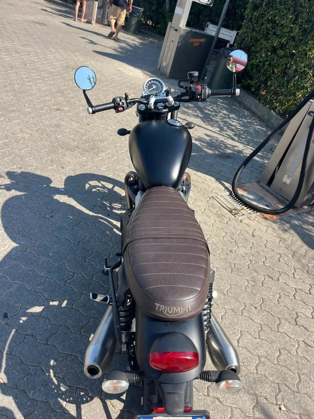 Triumph Street Twin 900 (2017 - 18) (8)