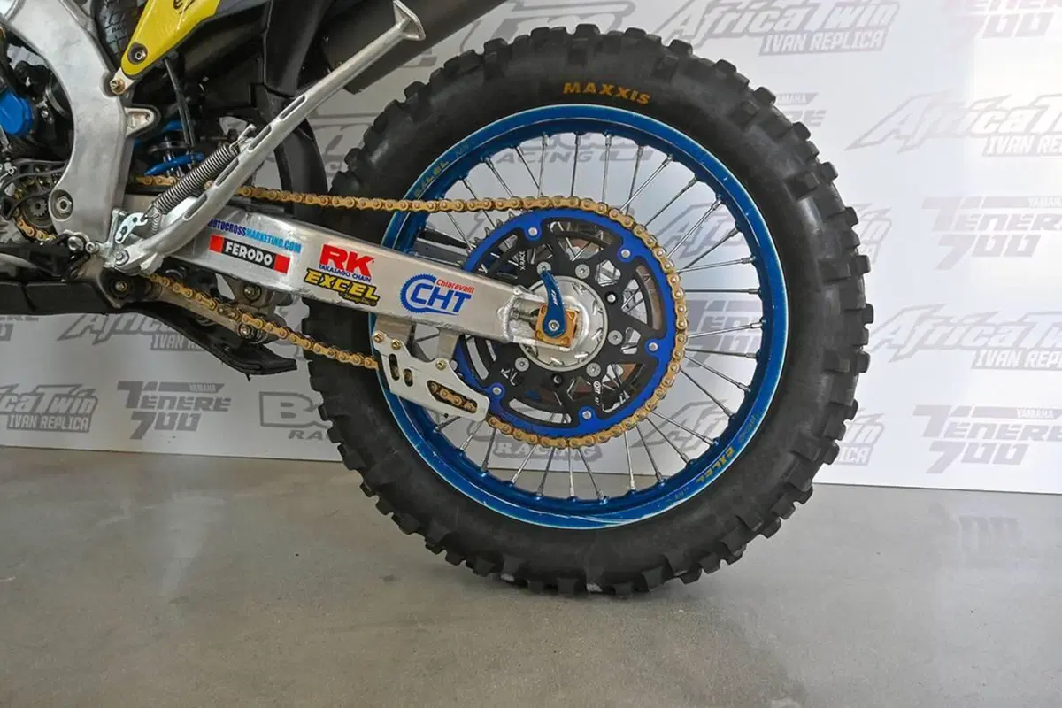 Tm Moto EN 300 Fi ES 2T (2026) (7)