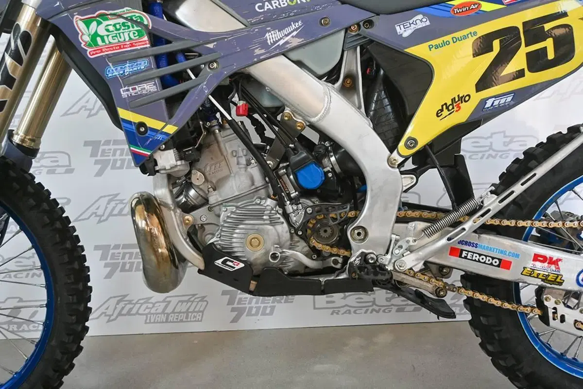 Tm Moto EN 300 Fi ES 2T (2026) (8)