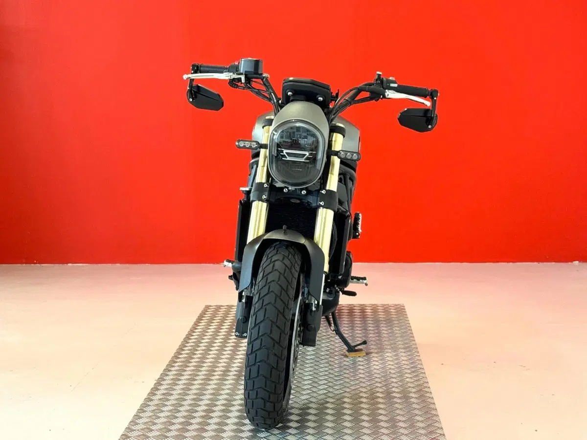 Benelli Leoncino 800 (2022 - 26) (3)