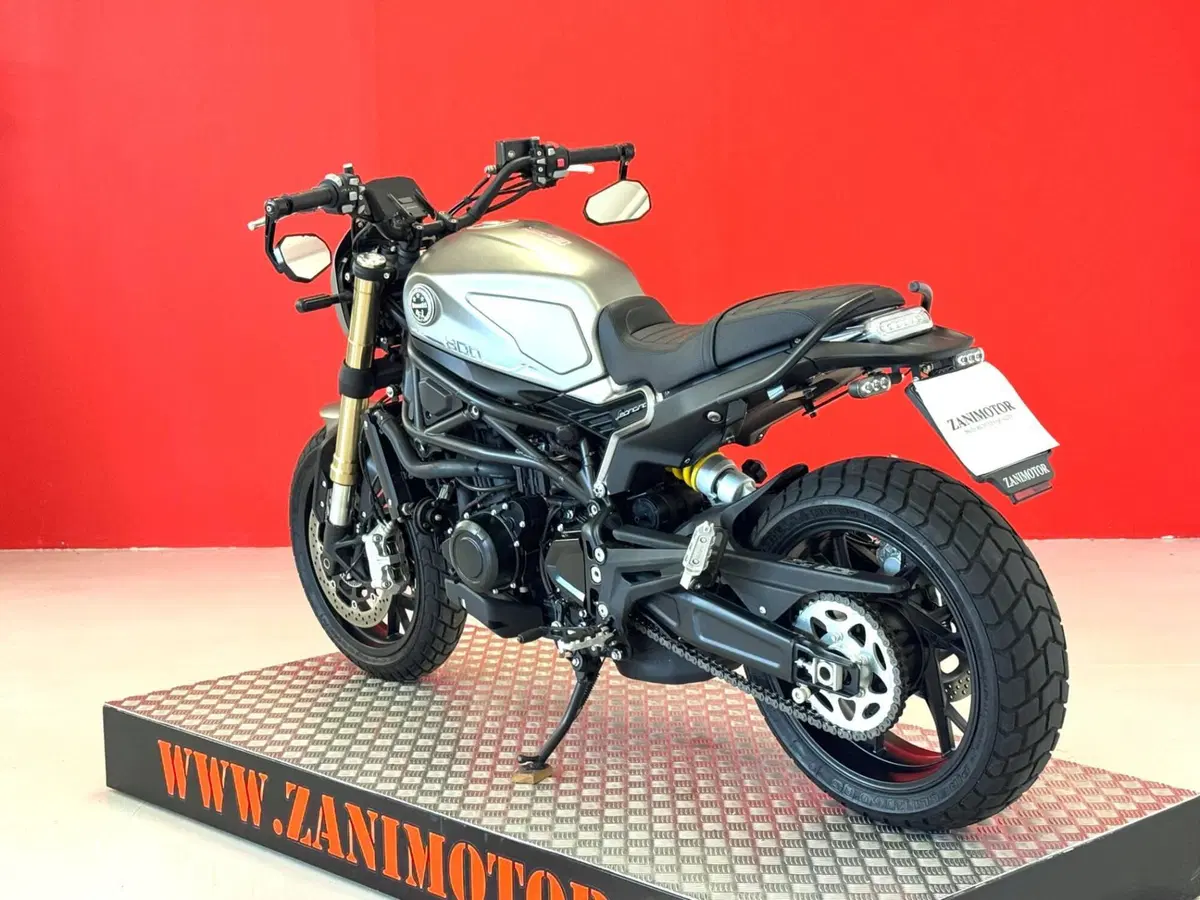 Benelli Leoncino 800 (2022 - 26) (6)