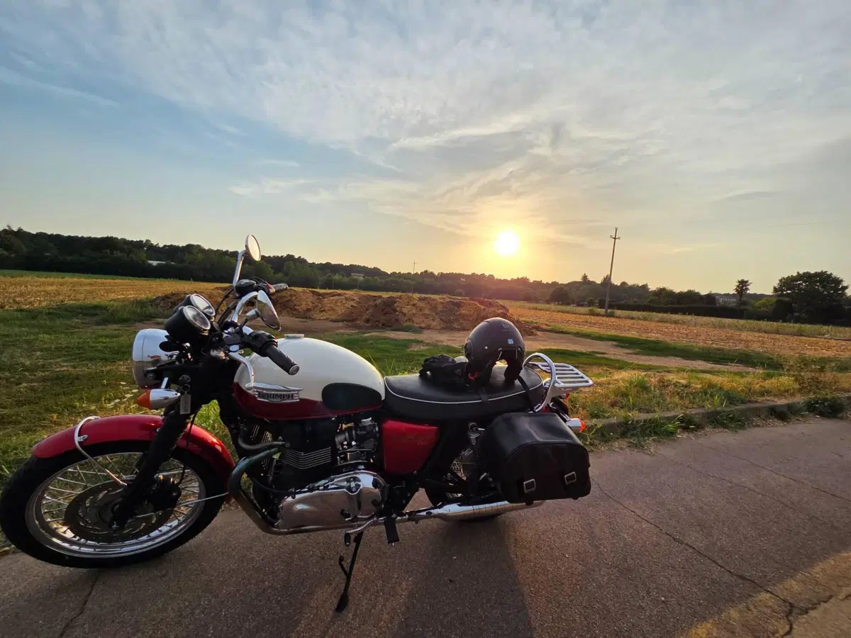 Triumph Bonneville (2007 - 16) (3)