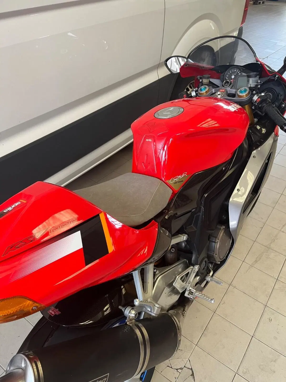 Aprilia RSV 1000 R (2004 - 05) (3)