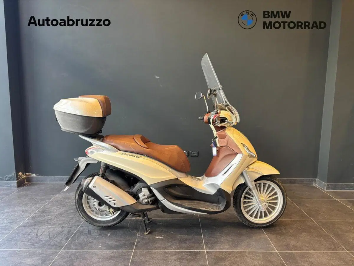 Piaggio Beverly 300 i.e. (2010 - 16)