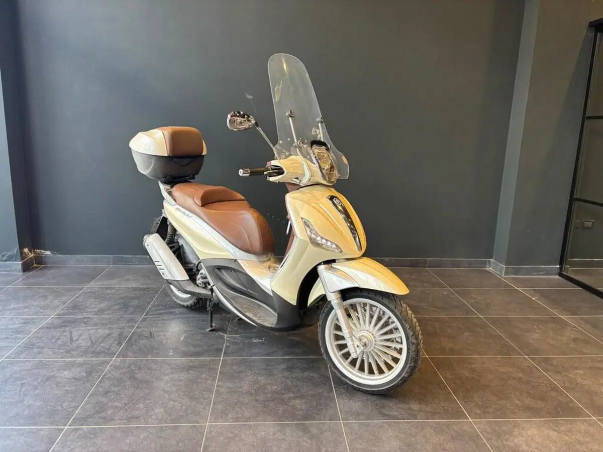 Piaggio Beverly 300 i.e. (2010 - 16) (2)