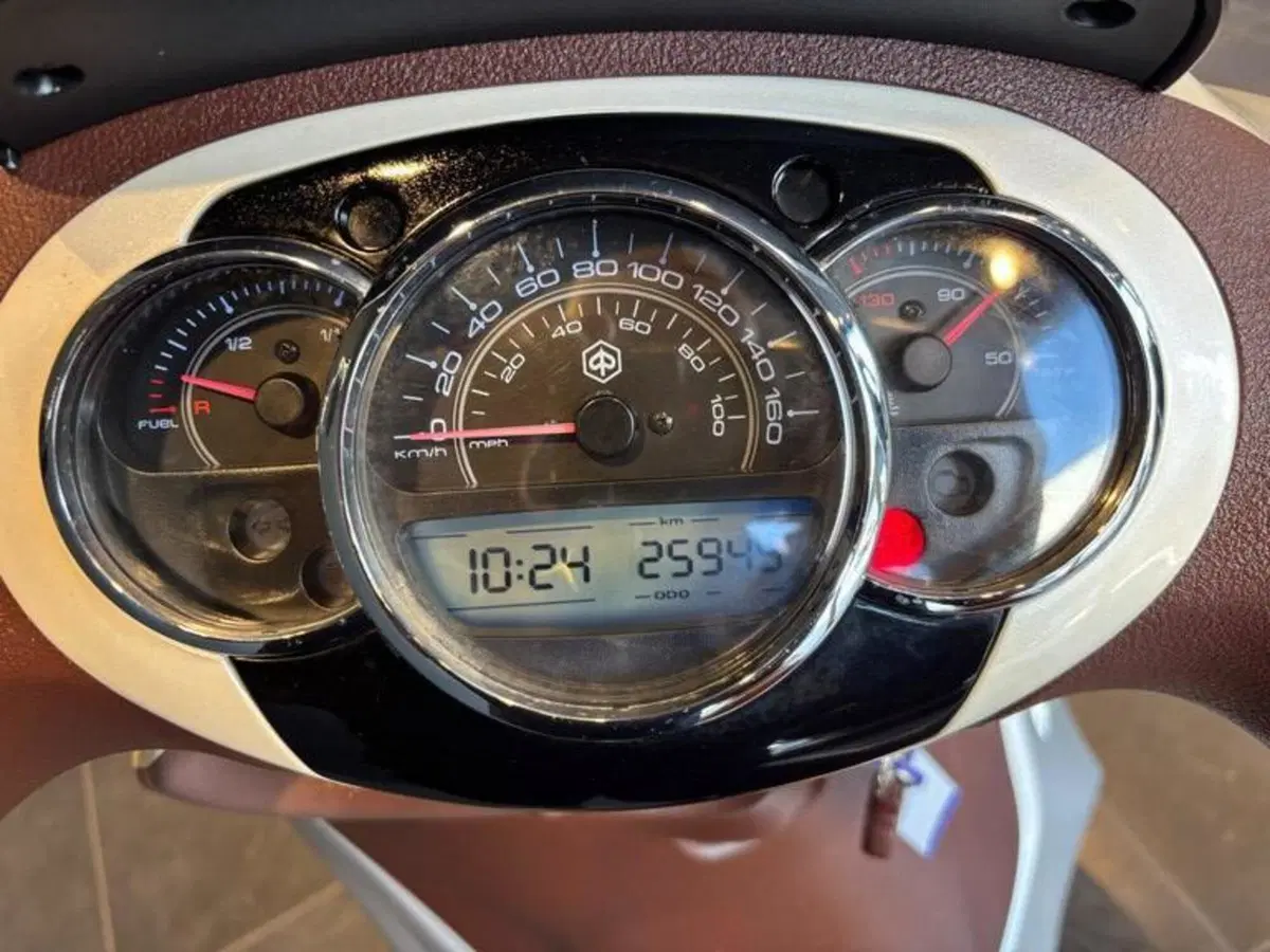 Piaggio Beverly 300 i.e. (2010 - 16) (7)