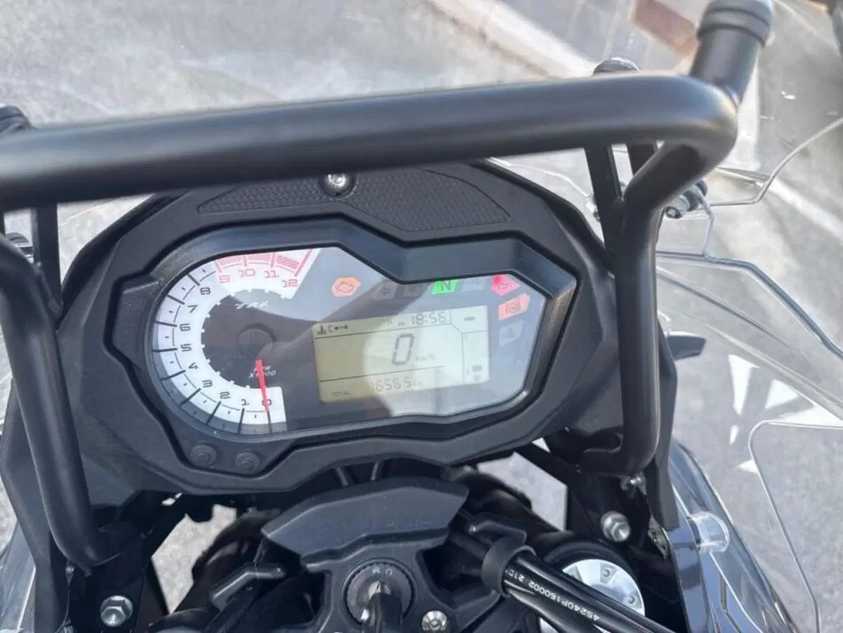 Benelli TRK 502 (2021 - 25) (5)