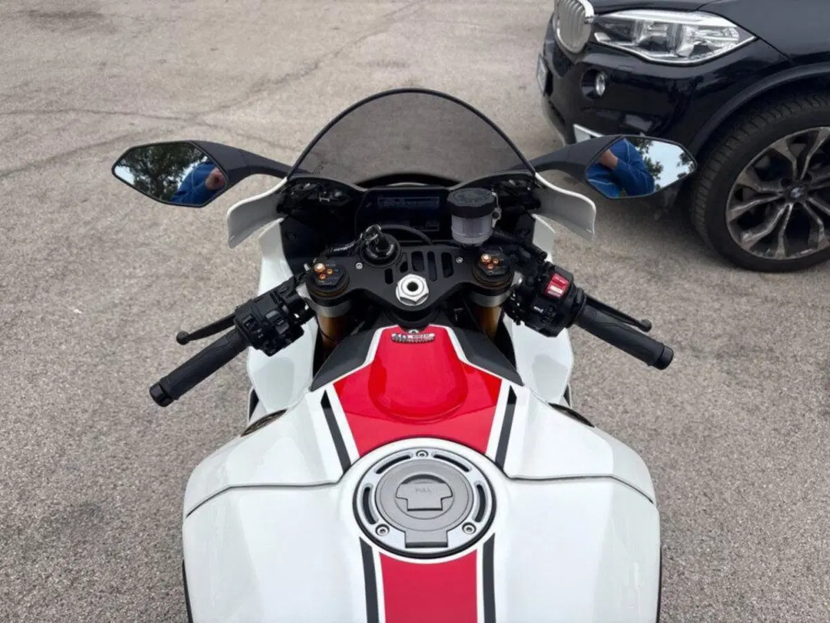 Yamaha YZF R1 (2020 - 25) (6)