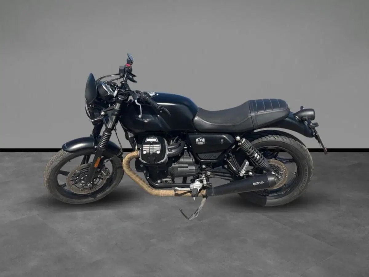 Moto Guzzi V7 Stone (2021 - 24) (2)