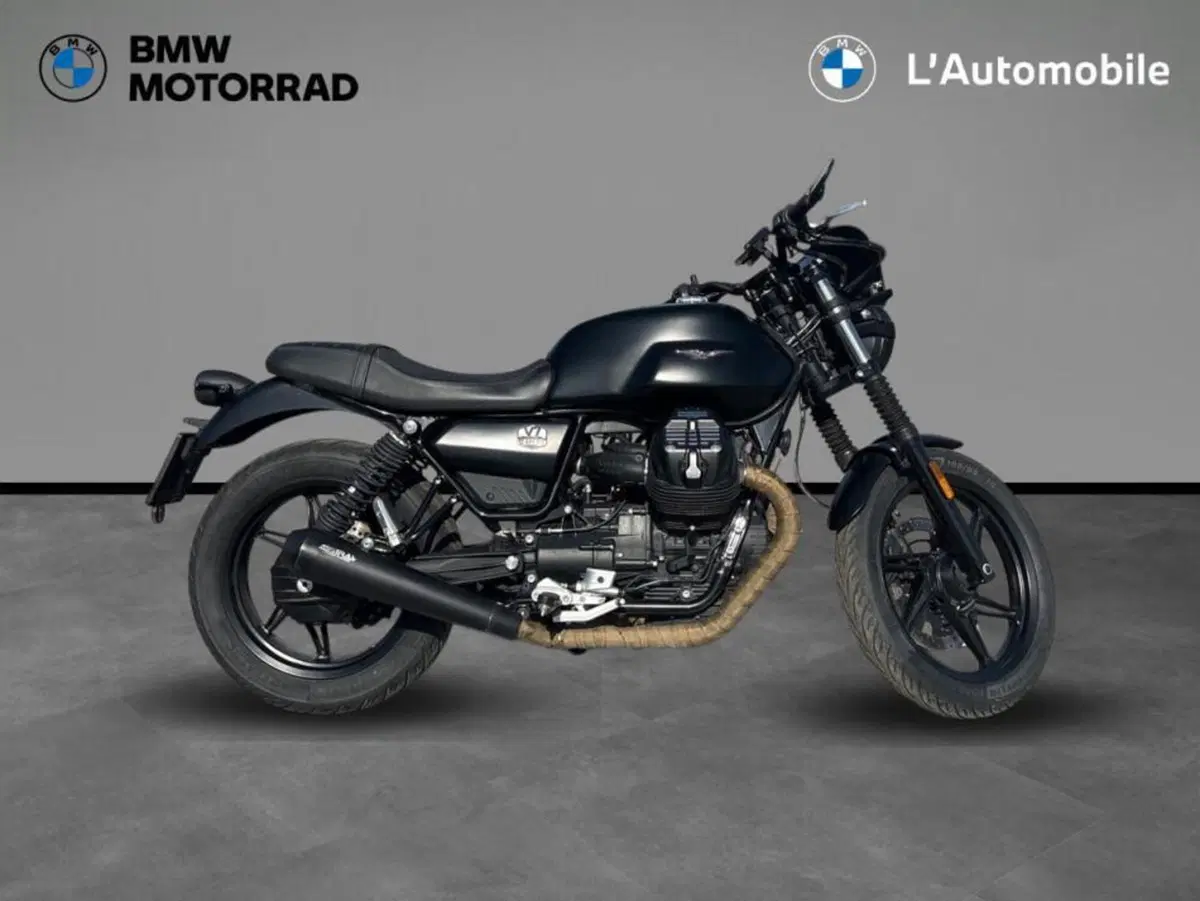 Moto Guzzi V7 Stone (2021 - 24)
