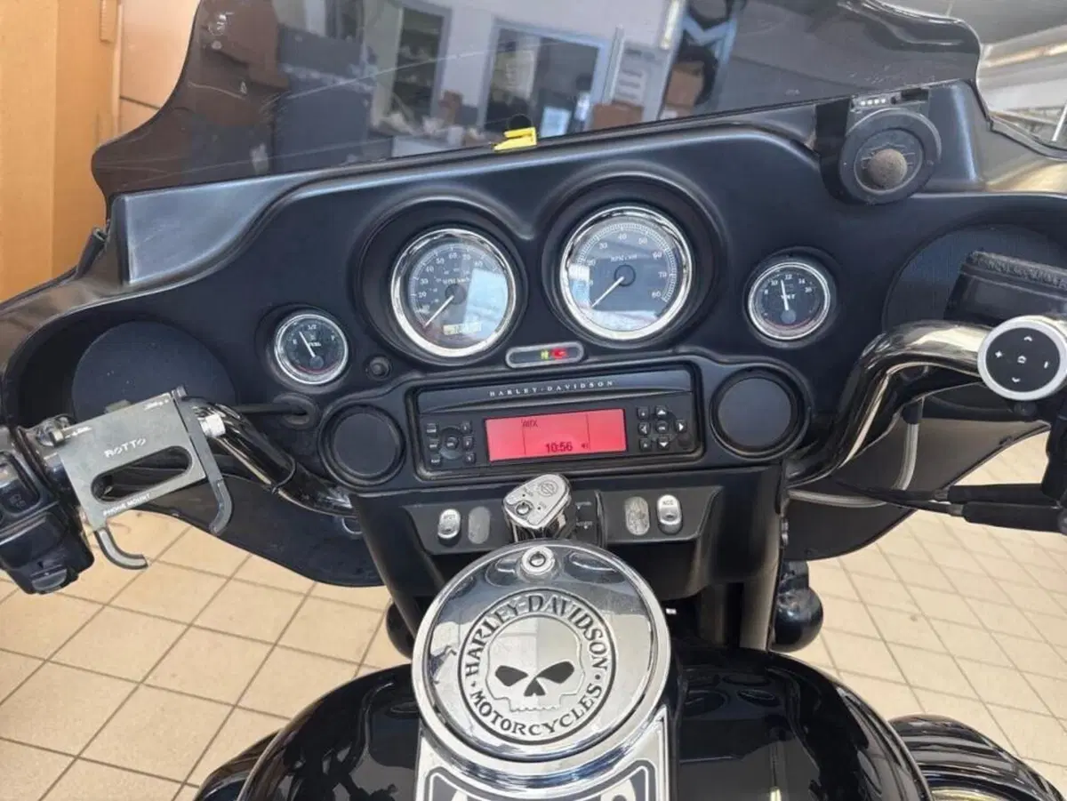 Harley-Davidson 1450 Electra Glide Standard (2002 - 09) - FLHTC (5)