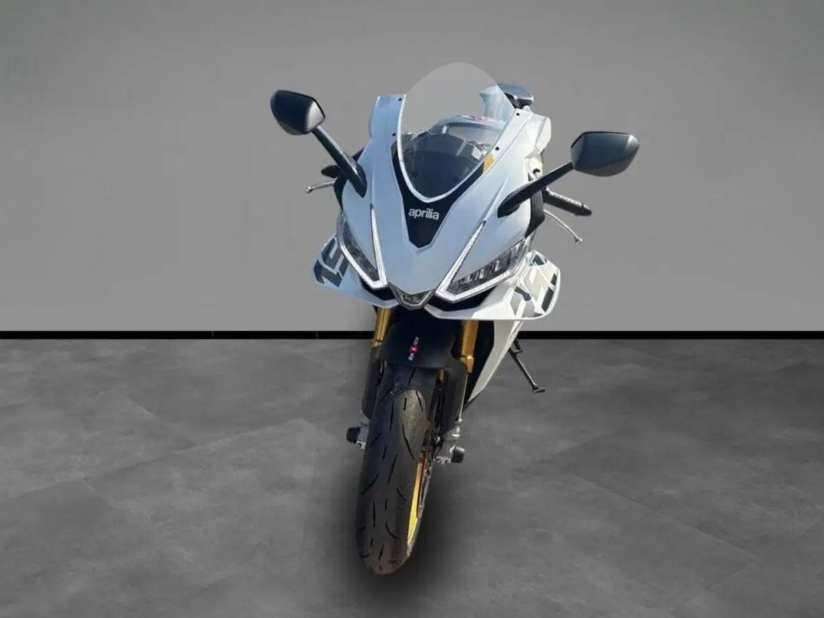 Aprilia RSV4 1100 Factory (2021 - 24) (3)