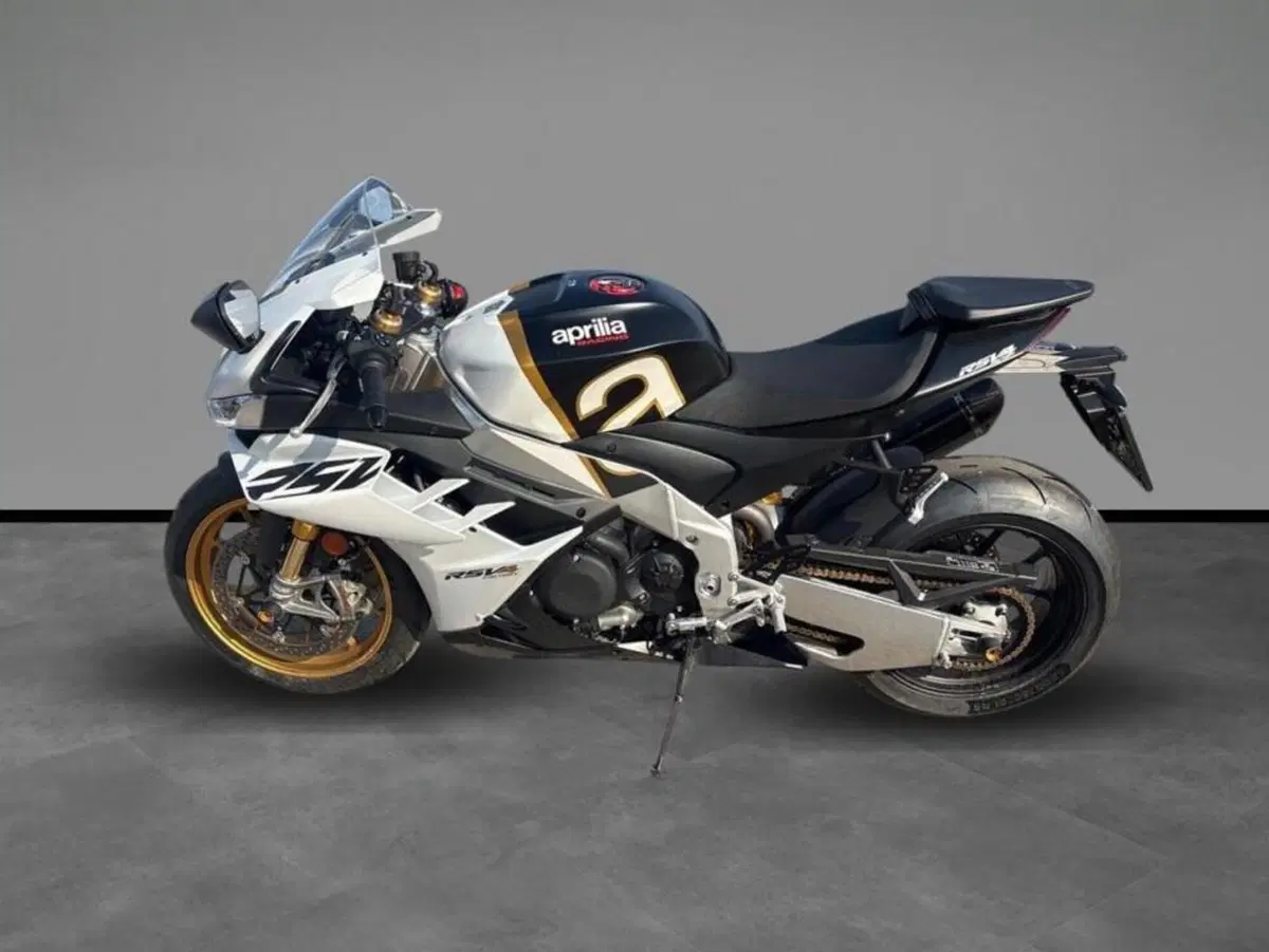 Aprilia RSV4 1100 Factory (2021 - 24) (2)