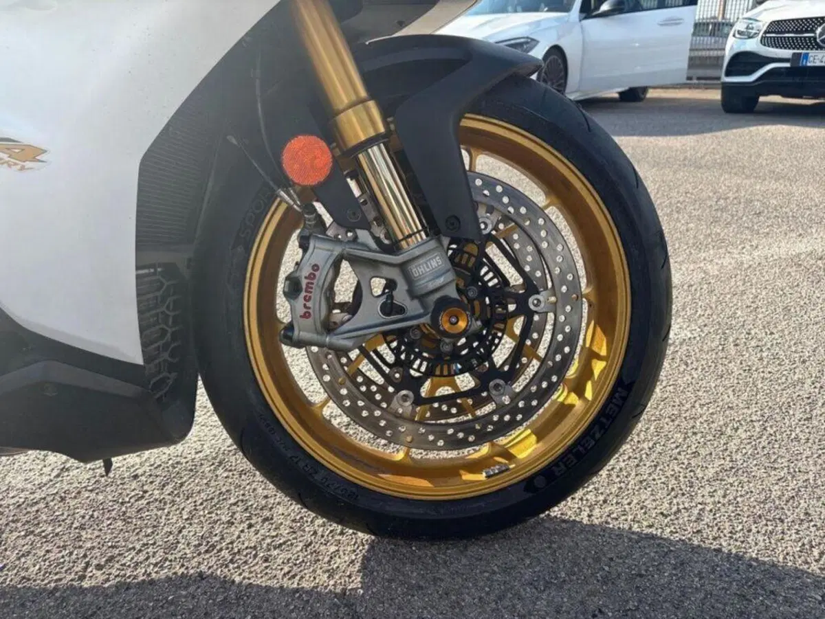Aprilia RSV4 1100 Factory (2021 - 24) (7)