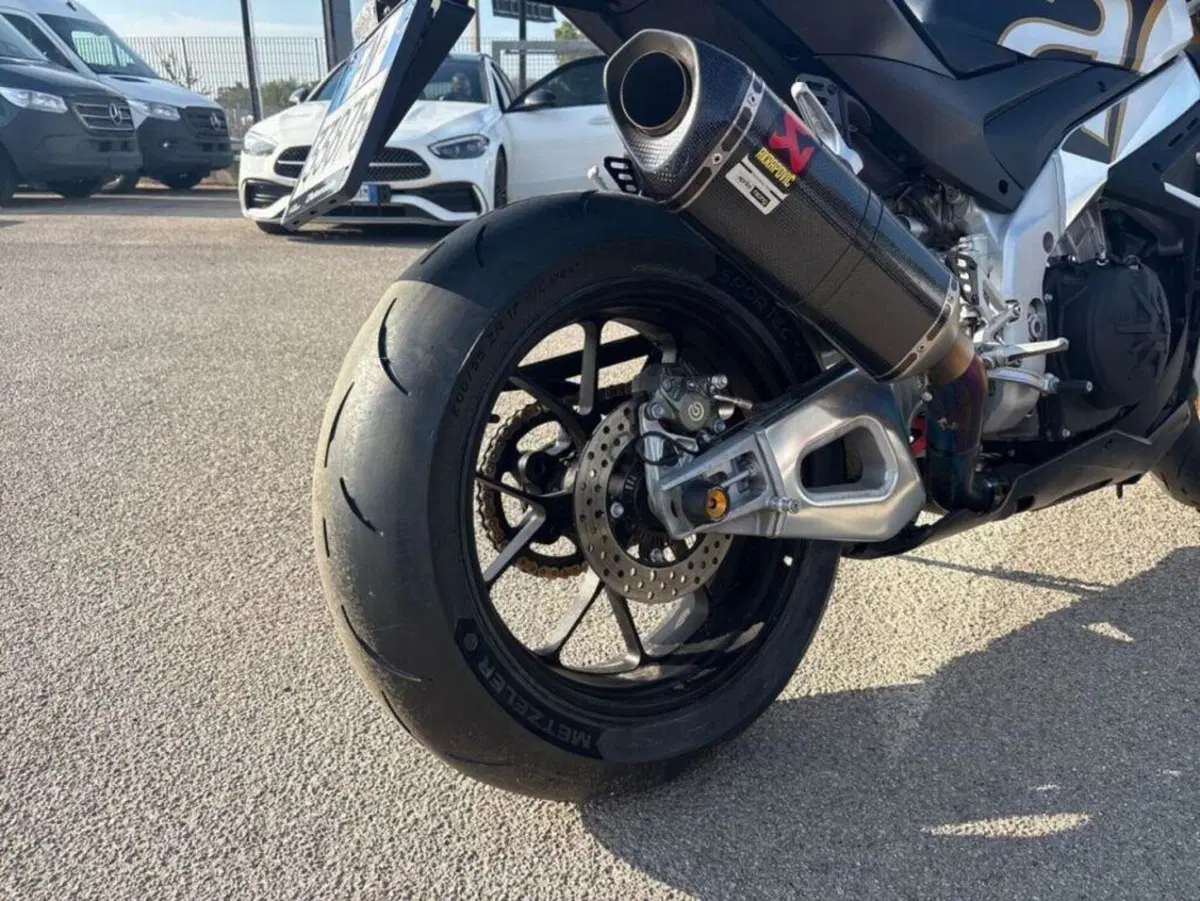 Aprilia RSV4 1100 Factory (2021 - 24) (9)