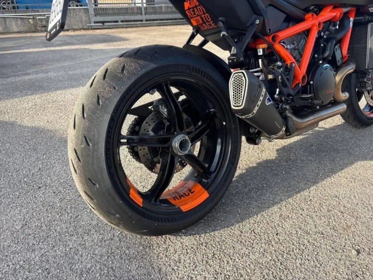 KTM 1390 Super Duke R EVO (2024 - 26) (9)