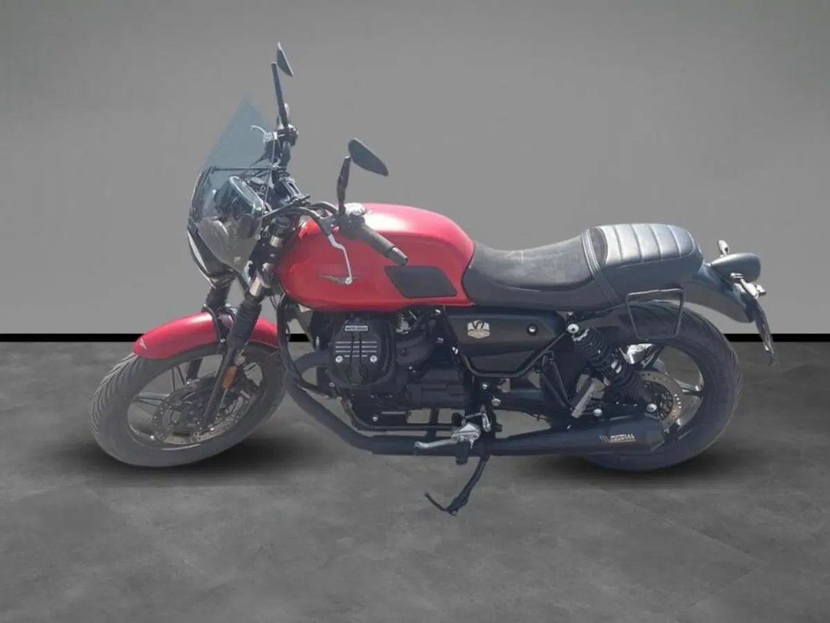Moto Guzzi V7 Stone (2021 - 24) (2)