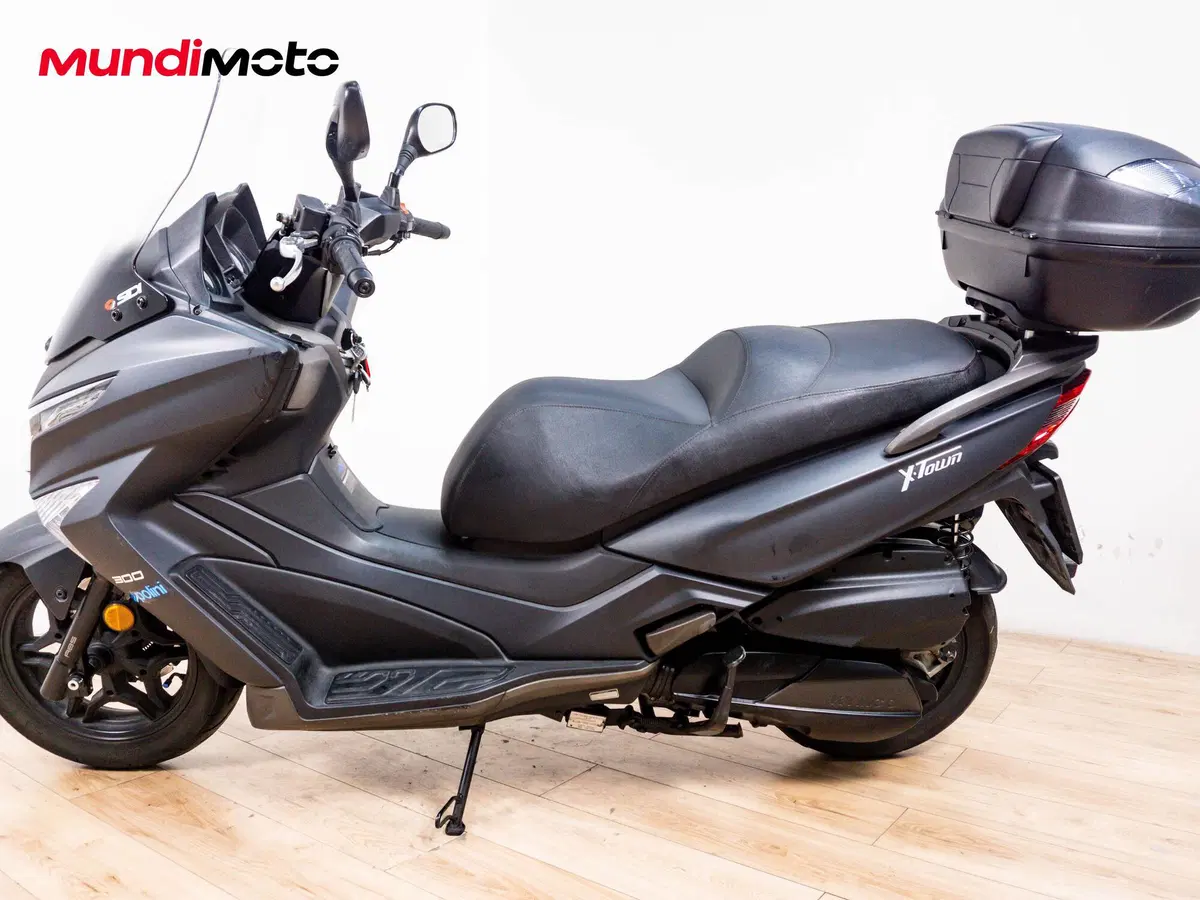 Kymco X-Town 300i (2021 - 24) (6)