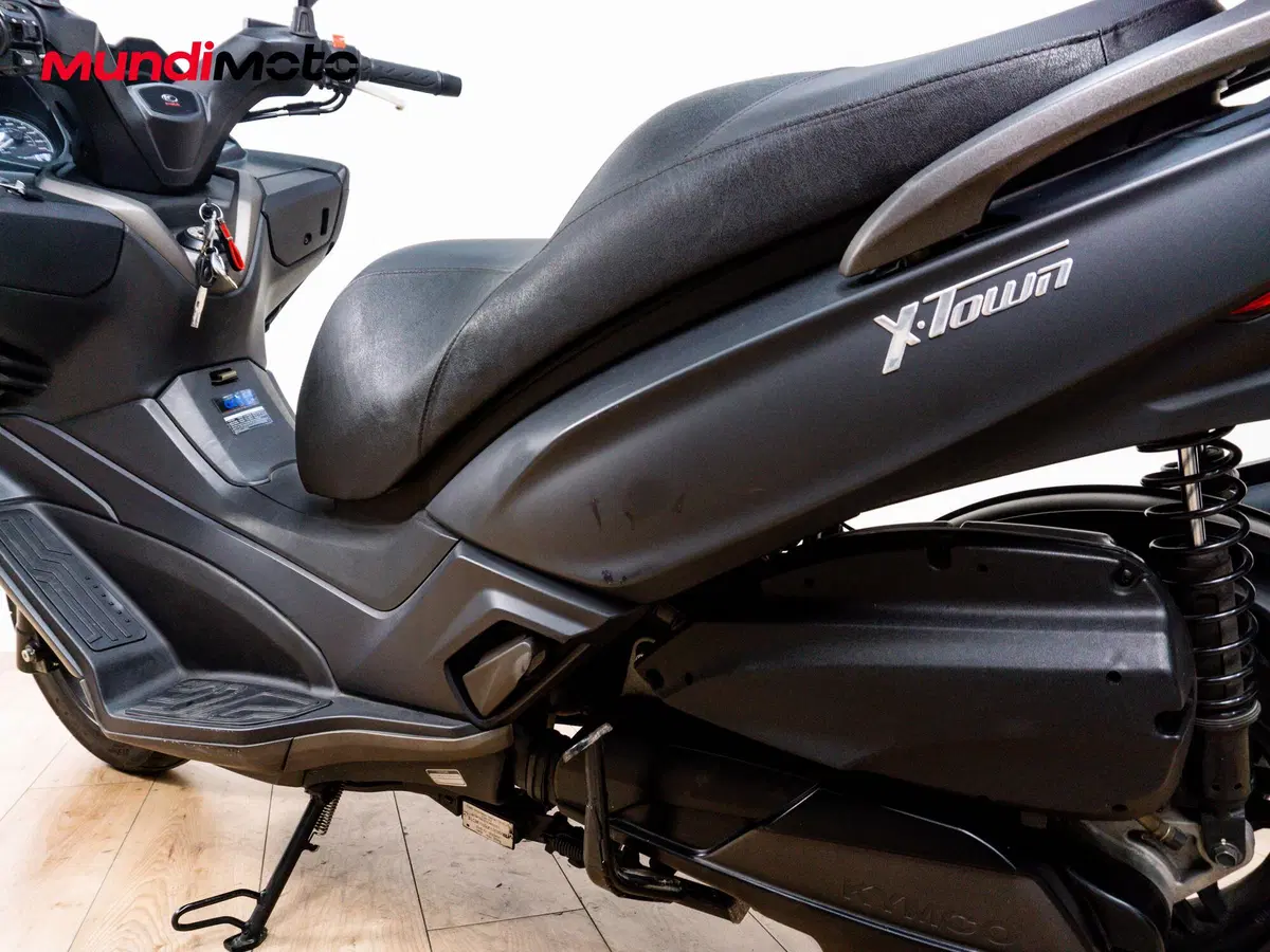 Kymco X-Town 300i (2021 - 24) (10)