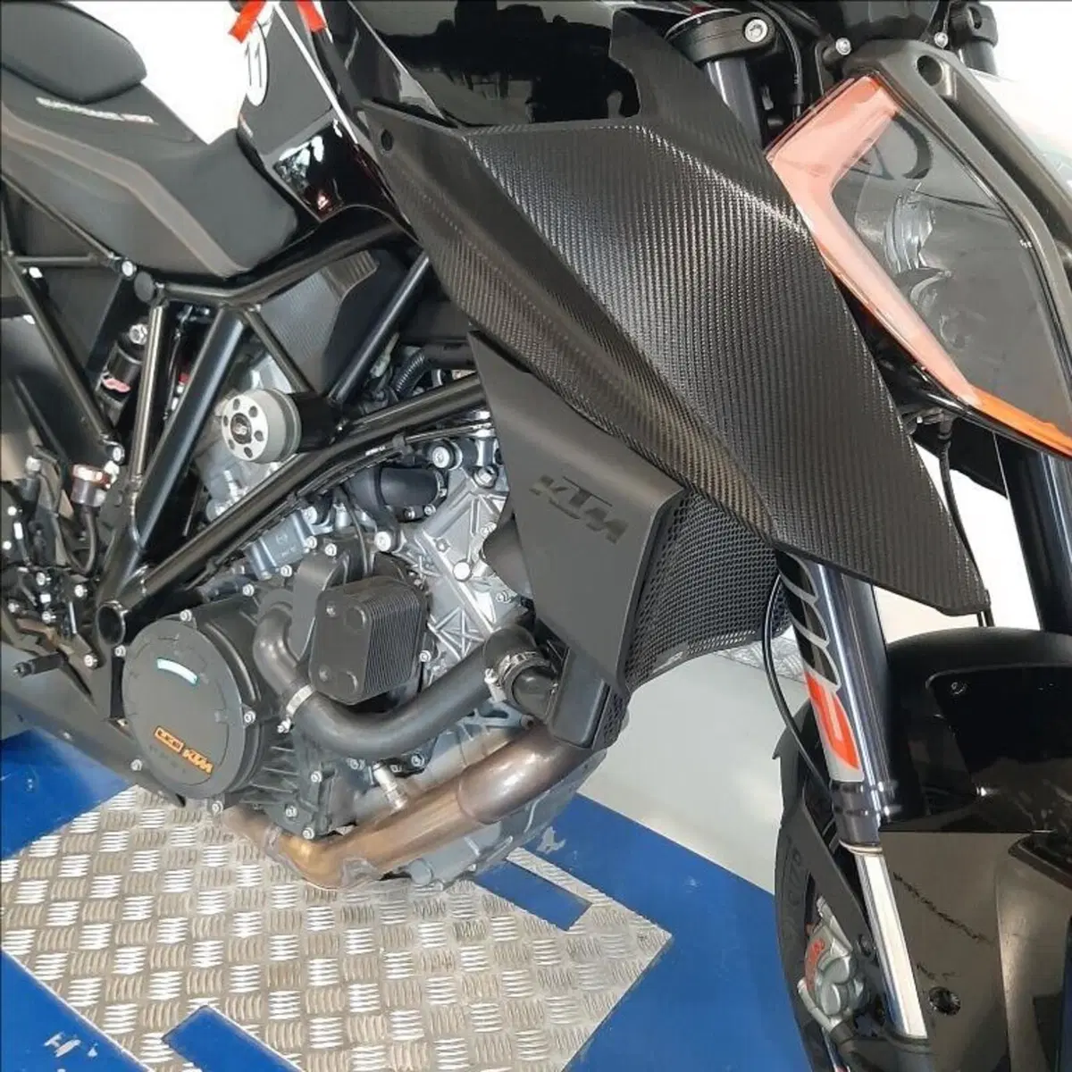 KTM 1290 Super Duke R ABS (2017 - 18) (5)