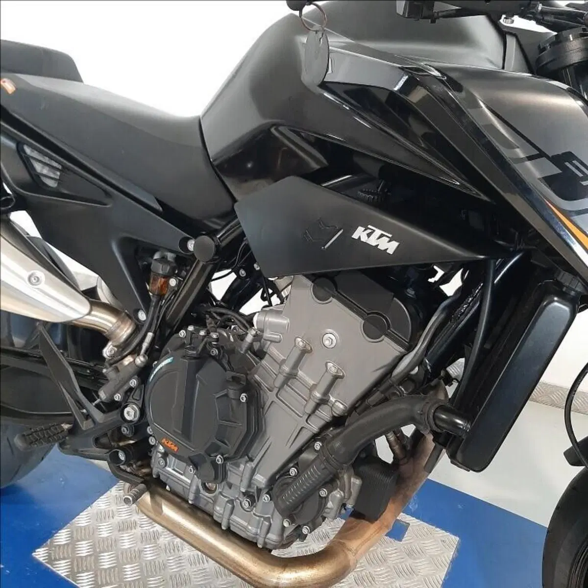 KTM 890 Duke (2021 - 23) (5)