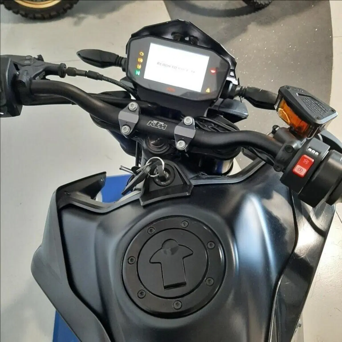 KTM 890 Duke (2021 - 23) (12)