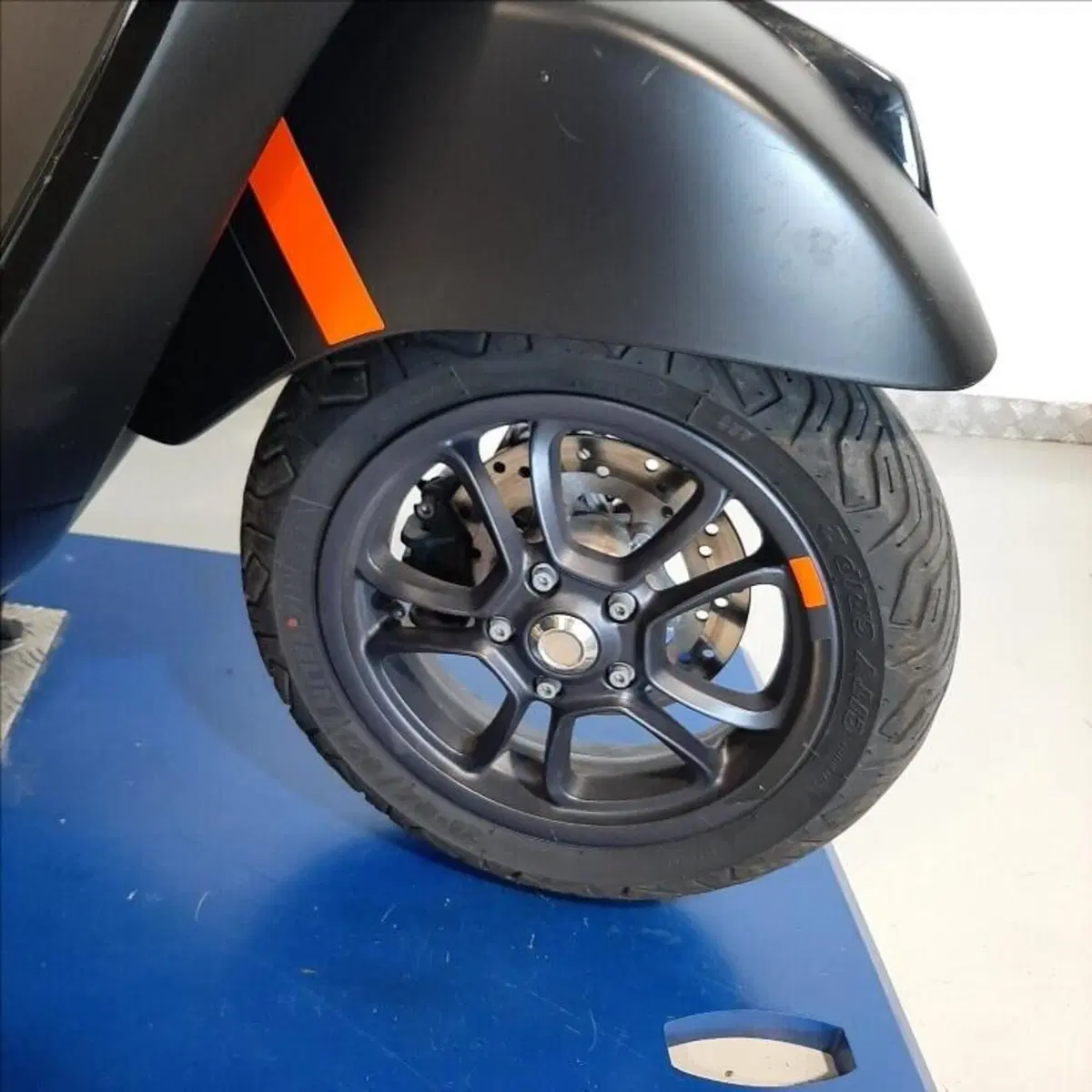 Vespa GTS 300 Super (2023 - 24) (3)