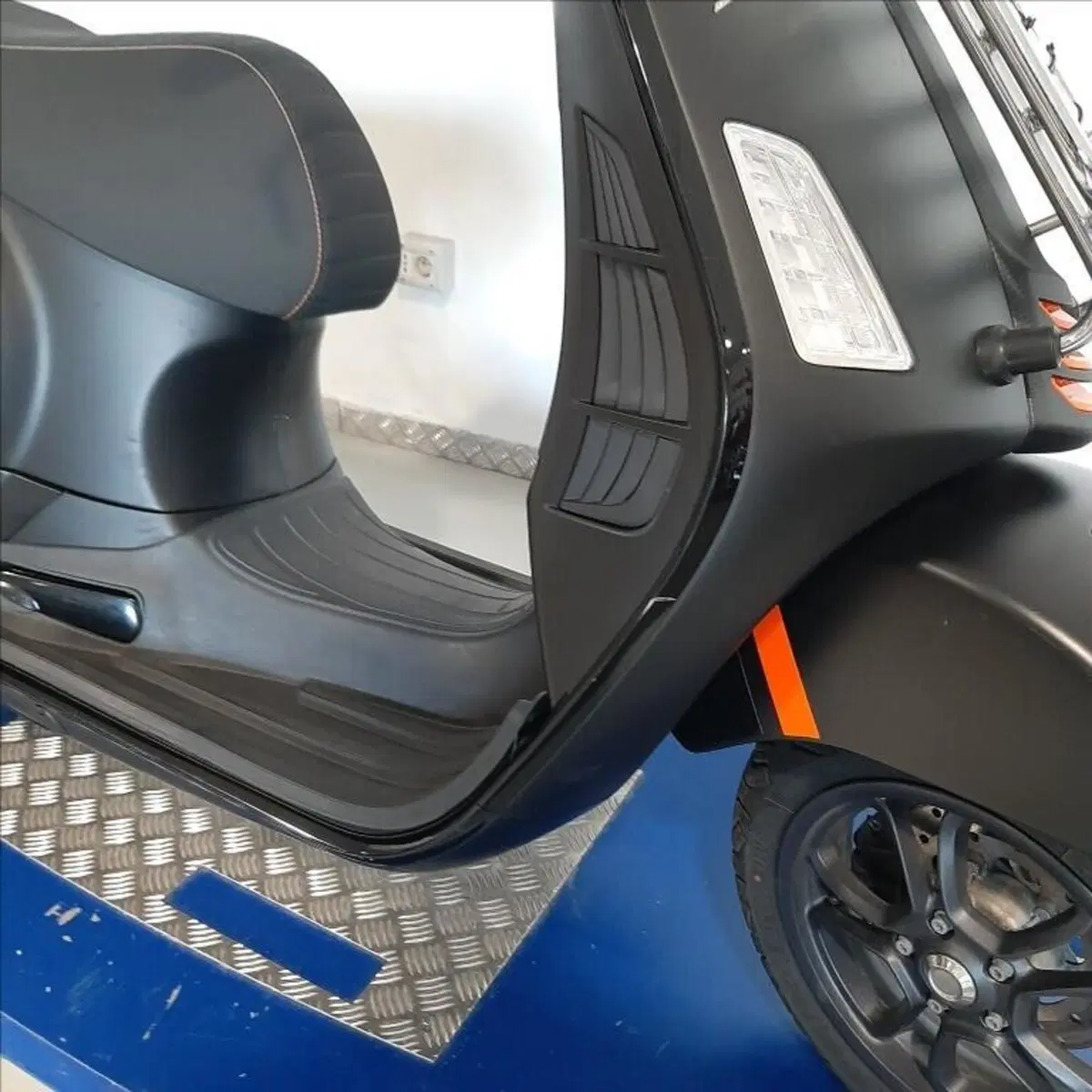 Vespa GTS 300 Super (2023 - 24) (5)