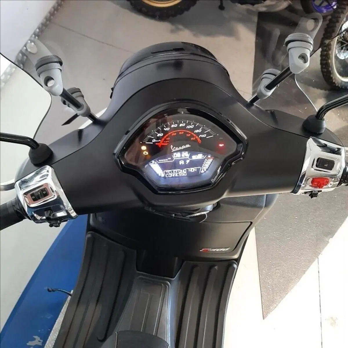 Vespa GTS 300 Super (2023 - 24) (10)