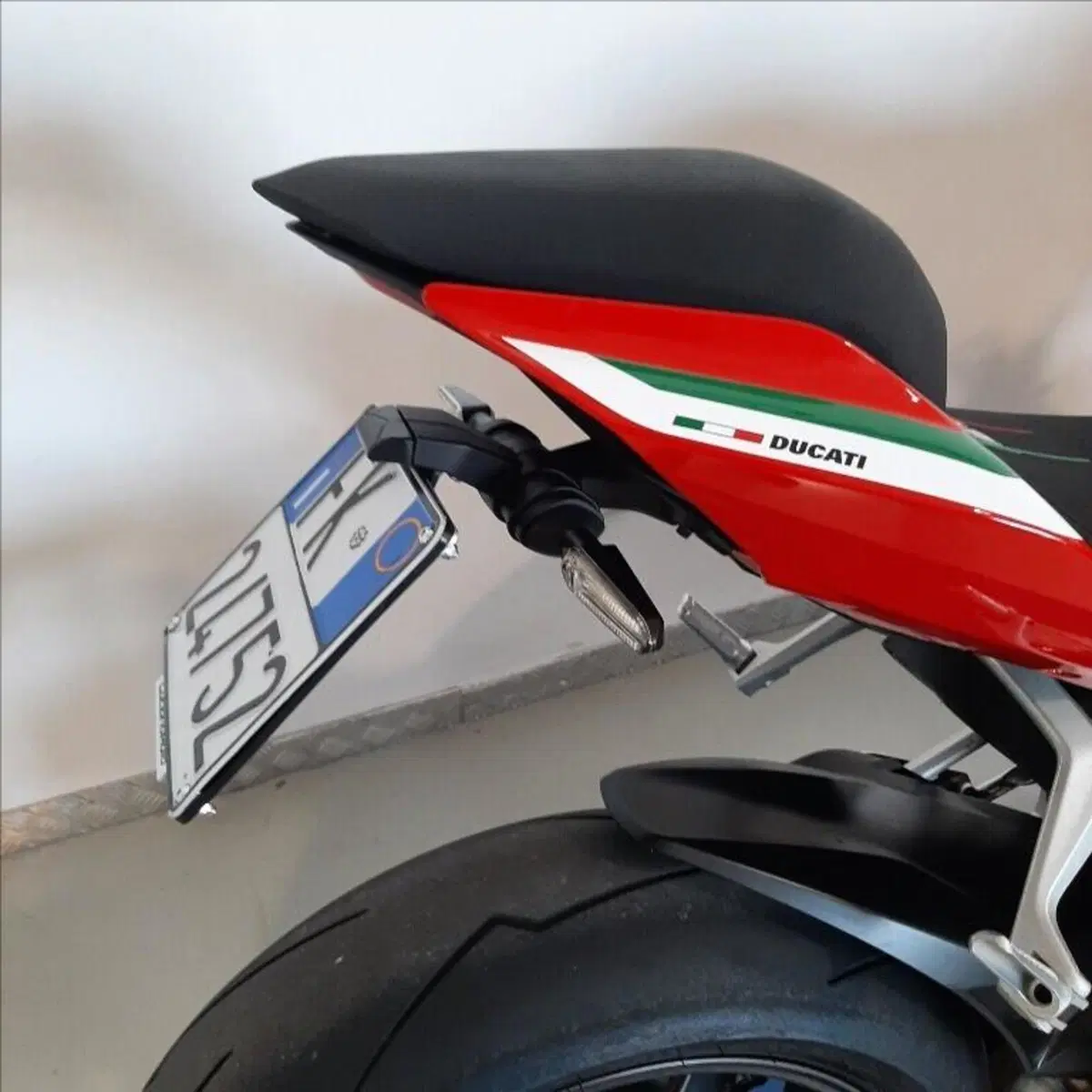 Ducati Panigale V2 Bayliss 1st Championship 20th Anniversary (2021 - 24) (8)