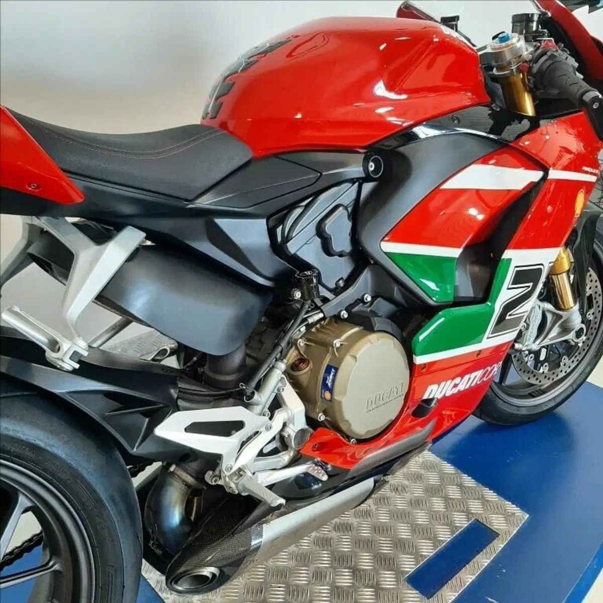 Ducati Panigale V2 Bayliss 1st Championship 20th Anniversary (2021 - 24) (9)