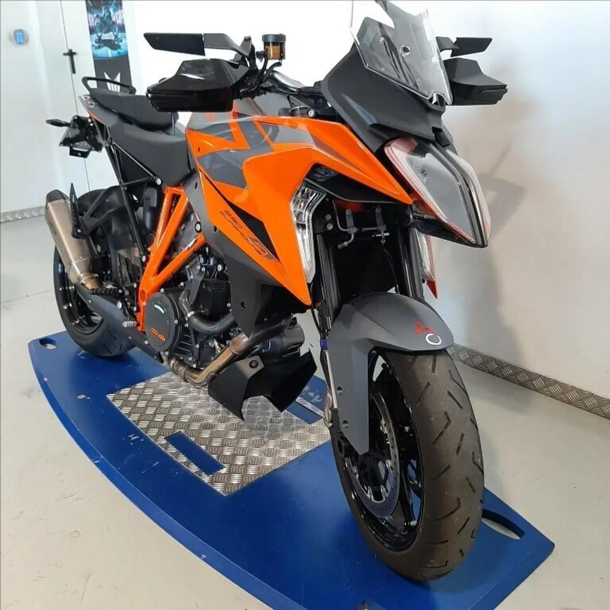 KTM 1290 Super Duke GT (2022 - 25) (2)