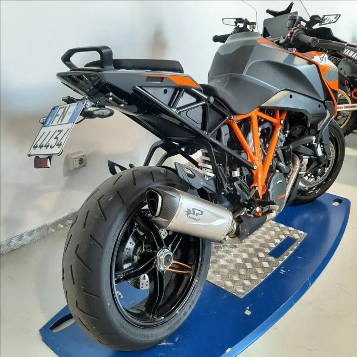 KTM 1290 Super Duke GT (2022 - 25) (6)